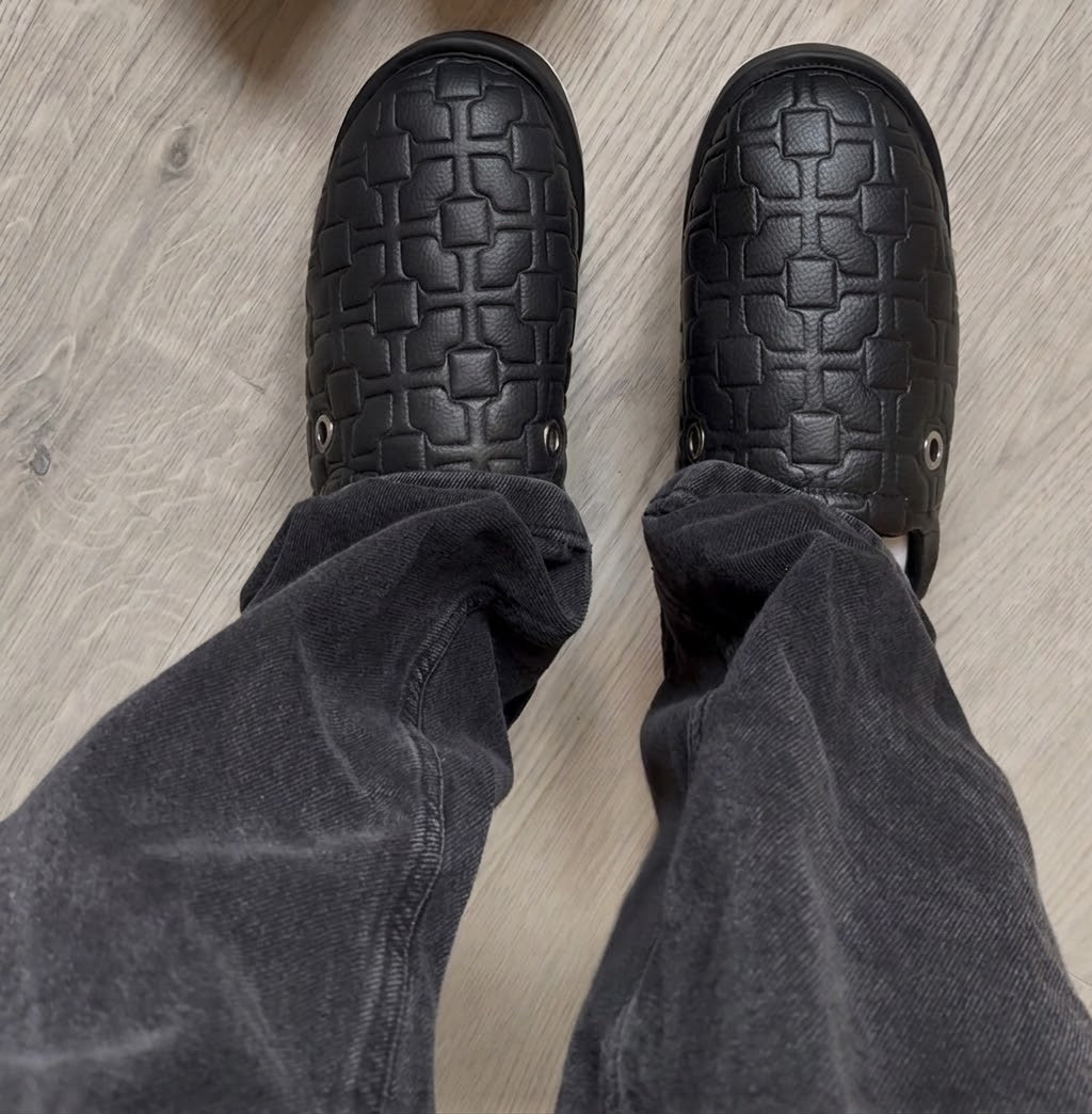 PVSQVLE Quilted Clogs